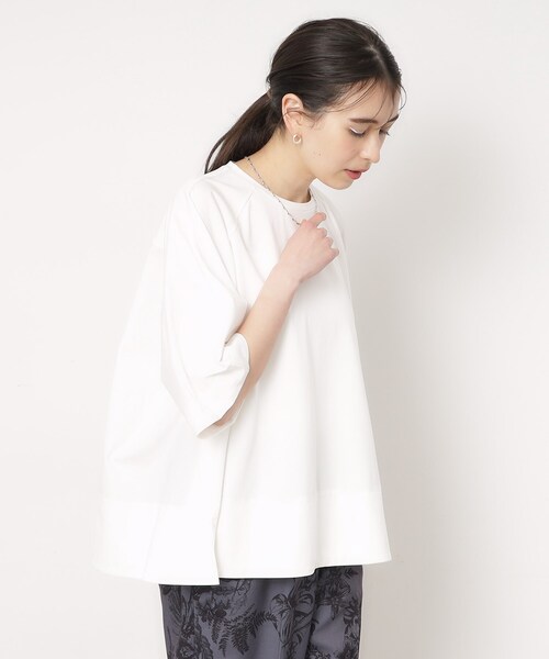 OPAQUE.CLIP（オペークドットクリップ）の「◆バックフハクドッキングAラインカットソー【洗濯機洗い可】（Tシャツ/カットソー・レディース・ホワイト/ブラック/ベージュ・38/42/40）」の16枚目の写真