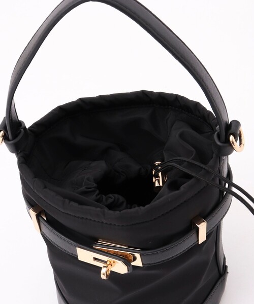 NOLLEY’S（ノーリーズ）の「ヒネリカナグナイロンバケツ2WAYバッグ（ショルダーバッグ・レディース・ブラック・FREE）」の11枚目の写真