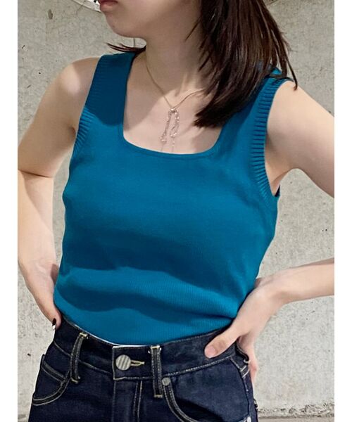 MURUA（ムルーア）の「スクエアミニマルタンク（ニット/セーター・レディース・ブルー/ブラック/オレンジ/グリーン/ホワイト・FREE）」の4枚目の写真