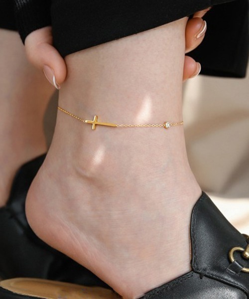 Coo+i（クーイ）の「十字架ステンレスチェーンアンクレット（アンクレット・レディース・ゴールド・FREE）」の3枚目の写真