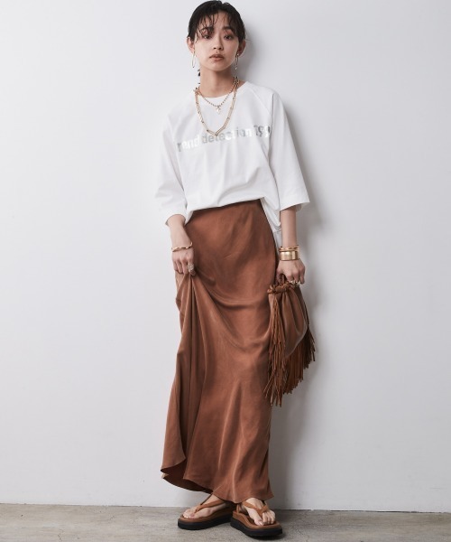 CHIC STYLE(シックスタイル)の「<大きいサイズ>5分袖ラグランスリーブ箔ロゴプリントTシャツ シックスタイル(Tシャツ/カットソー・レディース・オフホワイト/杢グレー・L/5L/4L/3L/LL)」の3枚目の写真
