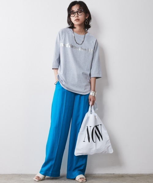CHIC STYLE(シックスタイル)の「<大きいサイズ>5分袖ラグランスリーブ箔ロゴプリントTシャツ シックスタイル(Tシャツ/カットソー・レディース・オフホワイト/杢グレー・L/5L/4L/3L/LL)」の4枚目の写真