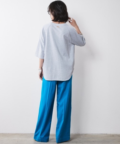CHIC STYLE(シックスタイル)の「<大きいサイズ>5分袖ラグランスリーブ箔ロゴプリントTシャツ シックスタイル(Tシャツ/カットソー・レディース・オフホワイト/杢グレー・L/5L/4L/3L/LL)」の10枚目の写真