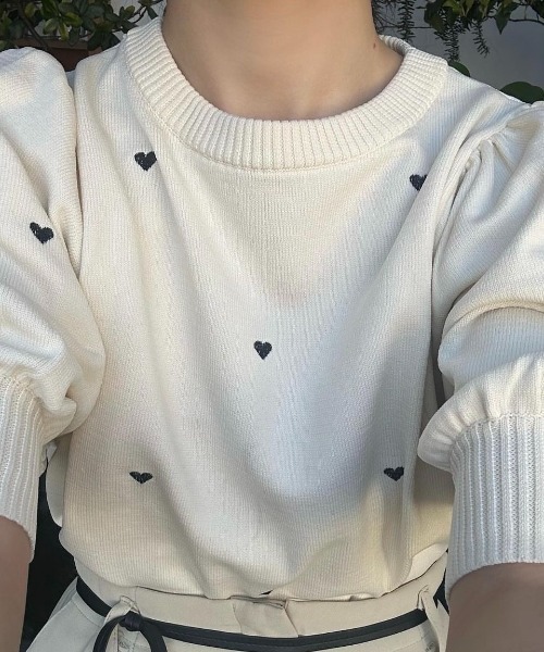 I_am（アイアム）の「heartful puff sleeve summer knit / ハートフルパフスリーブサマーニット（Tシャツ/カットソー・レディース・ブラック/アイボリー・FREE）」の8枚目の写真