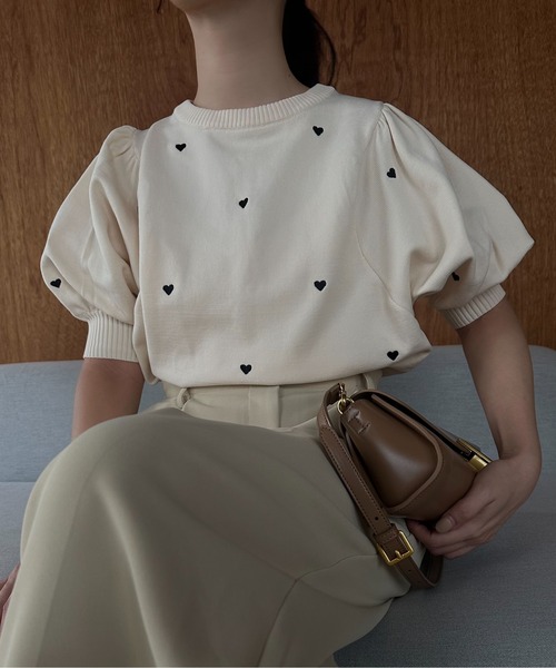 I_am（アイアム）の「heartful puff sleeve summer knit / ハートフルパフスリーブサマーニット（Tシャツ/カットソー・レディース・ブラック/アイボリー・FREE）」の9枚目の写真