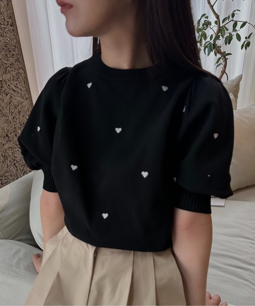 I_am（アイアム）の「heartful puff sleeve summer knit / ハートフルパフスリーブサマーニット（Tシャツ/カットソー・レディース・ブラック/アイボリー・FREE）」の5枚目の写真