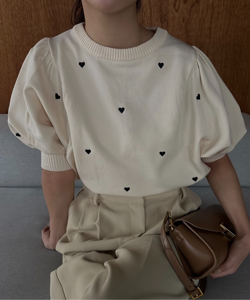 I_am（アイアム）の「heartful puff sleeve summer knit / ハートフルパフスリーブサマーニット（Tシャツ/カットソー・レディース・ブラック/アイボリー・FREE）」の11枚目の写真