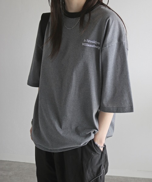 COURO(コウロ)の「ワンポイント刺繍ボーダーTシャツ(Tシャツ/カットソー・レディース・ライトグレー/オレンジ/ブルー/ブラック・M/L/XL)」の1枚目の写真