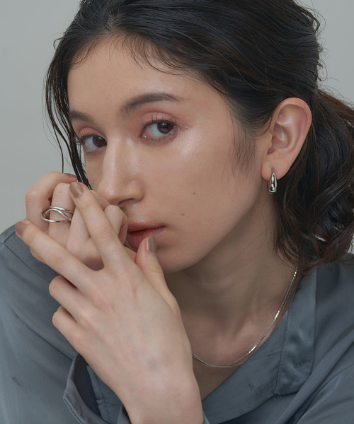 4quince(フォークインス)の「シンプルラウンドピアス(ピアス(両耳用)・レディース・ゴールド/シルバー・FREE)」の3枚目の写真