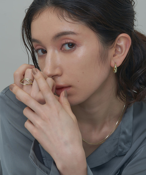 4quince(フォークインス)の「シンプルラウンドピアス(ピアス(両耳用)・レディース・ゴールド/シルバー・FREE)」の4枚目の写真
