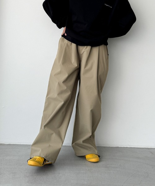 CANAL JEAN（キャナルジーン）の「SUPERTHANKS　ネオスラックス（スラックス・レディース・グレイッシュベージュ/ブラック・SMALL）」の3枚目の写真