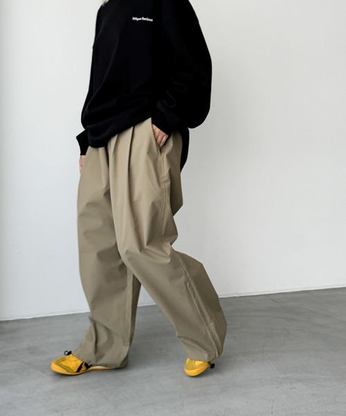 CANAL JEAN（キャナルジーン）の「SUPERTHANKS　ネオスラックス（スラックス・レディース・グレイッシュベージュ/ブラック・SMALL）」の5枚目の写真