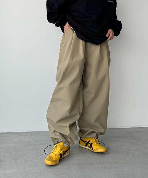 CANAL JEAN（キャナルジーン）の「SUPERTHANKS　ネオスラックス（スラックス・レディース・グレイッシュベージュ/ブラック・SMALL）」の8枚目の写真