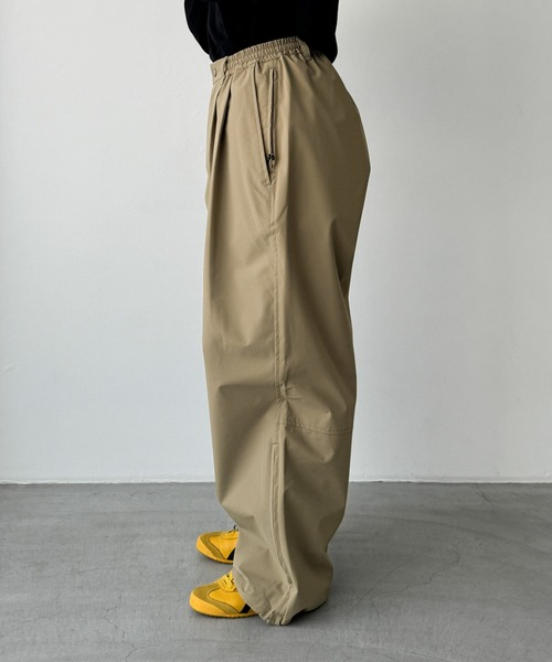 CANAL JEAN（キャナルジーン）の「SUPERTHANKS　ネオスラックス（スラックス・レディース・グレイッシュベージュ/ブラック・SMALL）」の17枚目の写真