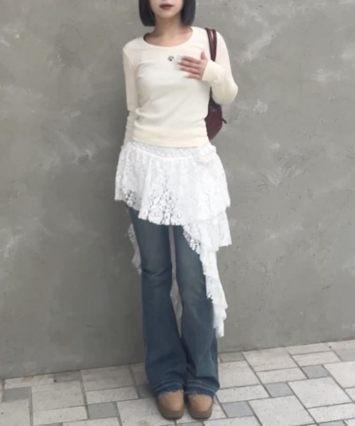 .KOM(ドットコム)の「A'GEM/9 × .kom 『.KOM/ドットケーオーエム』 アンバランスレース スカート(スカート・レディース・ホワイト・S/M)」の7枚目の写真