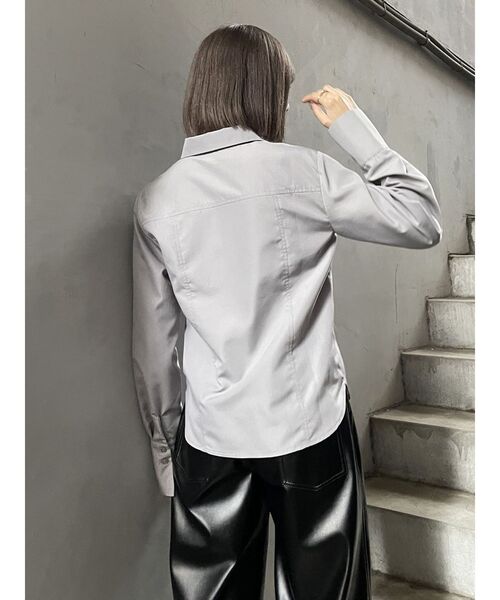 MURUA（ムルーア）の「ブラディテールシャツ（シャツ/ブラウス・レディース・グレー/ホワイト・FREE）」の4枚目の写真