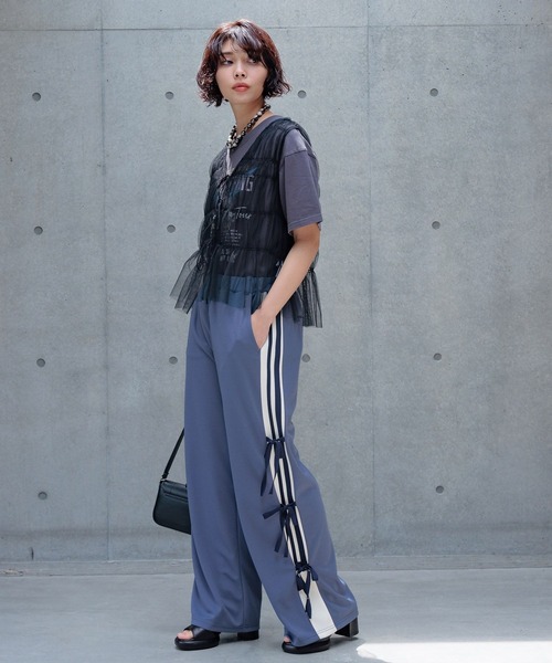 PAGEBOY(ページボーイ)の「チュールギャザーベスト(ベスト・レディース・オフホワイト/ブラック/モカ・FREE)」の13枚目の写真