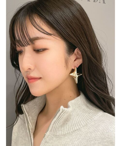 GYDA（ジェイダ）の「JEYSUSダイヤピアス（ピアス（両耳用）・レディース・シルバー/ゴールド・FREE）」の5枚目の写真