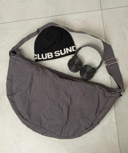 WEGO（ウィゴー）の「WEGO/中綿BIGショルダー（ショルダーバッグ・レディース・グレー/ブラック・FREE）」の4枚目の写真