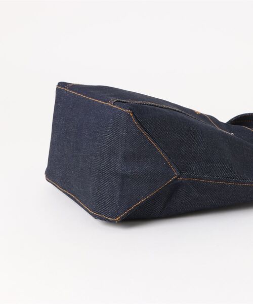 A.P.C.（アーペーセー）の「TOTE THAIS MINI（トートバッグ・レディース・インディゴブルー・ONESIZE）」の3枚目の写真