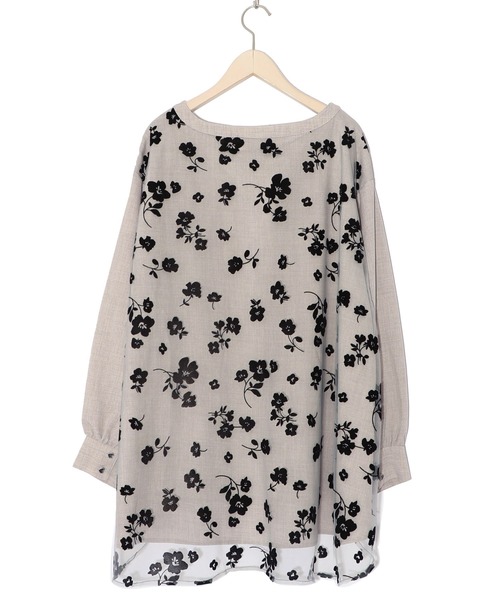 iS ScoLar(イズスカラー)の「542261:花蝶柄プリント×お花フロッキーチュール切替チュニック(Tシャツ/カットソー・レディース・グレー/アイボリー/ブラック・M)」の11枚目の写真