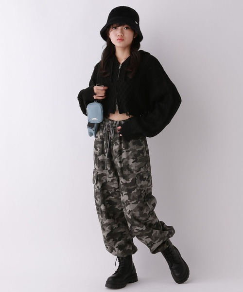 repipi armario（レピピ アルマリオ）の「ダメージニットショートパーカー（パーカー・キッズ・グレー/アイボリー/ブラック・SMALL/MEDIUM/LARGE）」の19枚目の写真