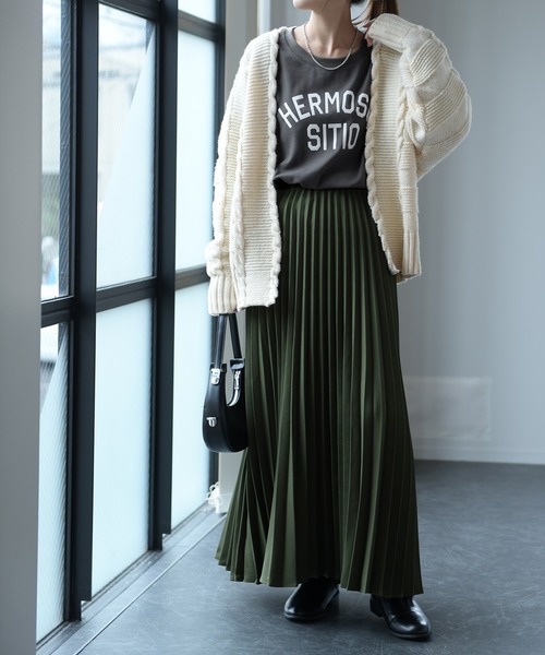 HUG.U(ハグユー)の「ロゴ「大人お洒落ロンT」(Tシャツ/カットソー・レディース・ブラック/ホワイト/ダークグレー・FREE)」の11枚目の写真