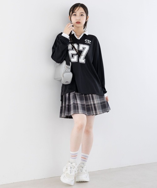 repipi armario（レピピ アルマリオ）の「ハイウエストプリーツスカート（スカート・キッズ・パープル系/ブラック×ピンク/ブルー系/ブラック系/ブラック/ブラウン系/ネイビー系/イエロー系/ピンク系・SMALL/LARGE/MEDIUM）」の15枚目の写真