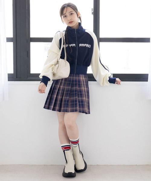 repipi armario（レピピ アルマリオ）の「ハイウエストプリーツスカート（スカート・キッズ・パープル系/ブラック×ピンク/ブルー系/ブラック系/ブラック/ブラウン系/ネイビー系/イエロー系/ピンク系・SMALL/LARGE/MEDIUM）」の22枚目の写真