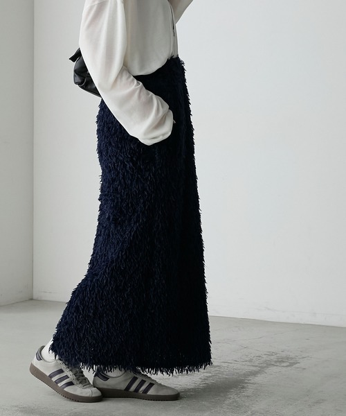 forksy.(フォルクシー)の「【forksy.】ボリュームフリンジ ナローロングスカート(スカート・レディース・グレー/アイボリー/ネイビー・FREE)」の3枚目の写真