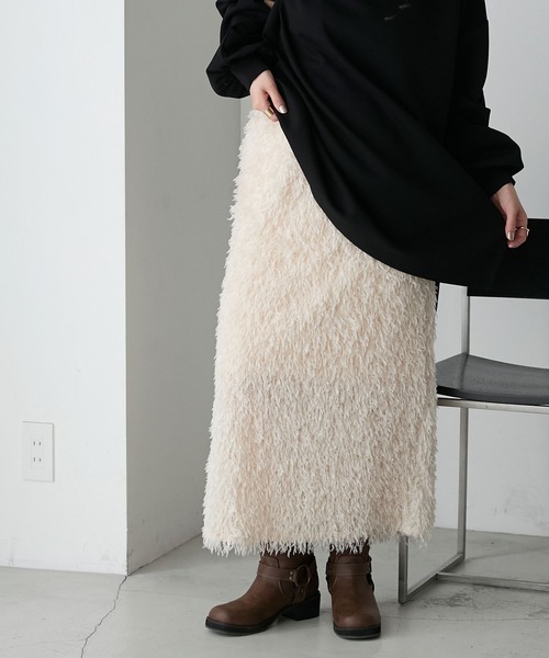 forksy.(フォルクシー)の「【forksy.】ボリュームフリンジ ナローロングスカート(スカート・レディース・グレー/アイボリー/ネイビー・FREE)」の4枚目の写真