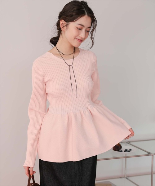 titivate（ティティベイト）の「前後2wayペプラムニットトップス（ニット/セーター・レディース・ブルー/アイボリー/ネイビー/イエロー/ブラック/キャメル/チャコール/レッド/ダークブラウン/ピンク・S/M/L/XL）」の9枚目の写真