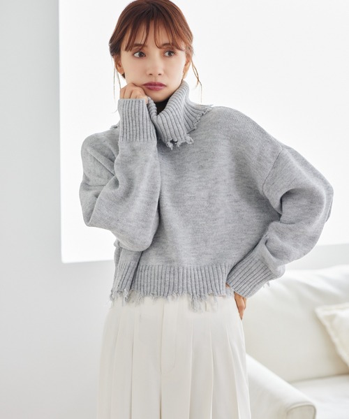 mysty woman（ミスティウーマン）の「ダメージ加工ニットプルオーバー　246399（ニット/セーター・レディース・ブルー/グレー/オフホワイト・FREE）」の3枚目の写真