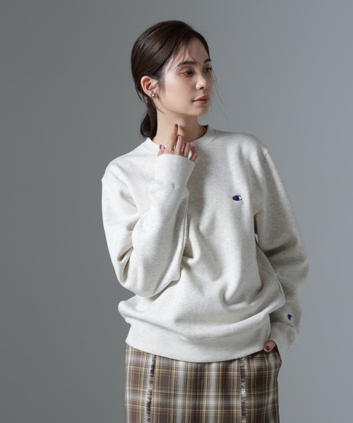 Champion(チャンピオン)の「Champion/CREW NECK SWEATSHIRT(スウェット・レディース・ブラック/ダークグレー/オートミール・M)」の10枚目の写真