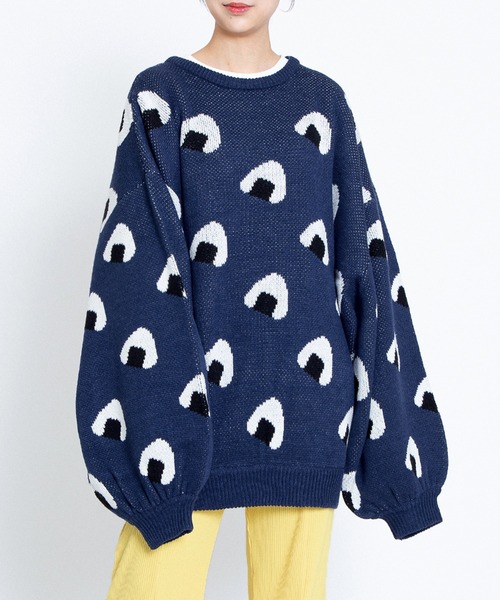 PUNYUS（プニュズ）の「フード総柄ニット(おにぎり・パン・レモン・アボカド・ニンジン・イチゴ・イモ・目玉焼き）（ニット/セーター・レディース・ブラック/サックスブルー/ブラウン/グリーン/ピンク/パープル/ベージュ/ネイビー・1/2/3/4）」の5枚目の写真