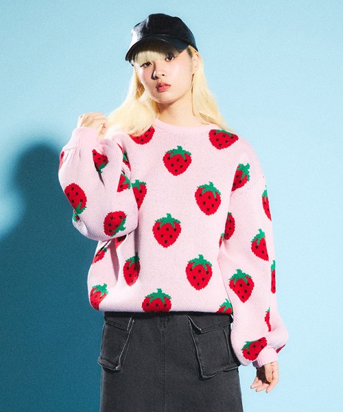 PUNYUS（プニュズ）の「フード総柄ニット(おにぎり・パン・レモン・アボカド・ニンジン・イチゴ・イモ・目玉焼き）（ニット/セーター・レディース・ブラック/サックスブルー/ブラウン/グリーン/ピンク/パープル/ベージュ/ネイビー・1/2/3/4）」の11枚目の写真