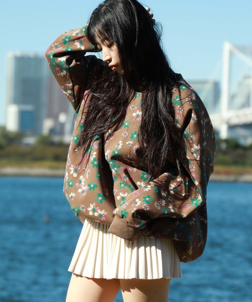 HOOK(フック)の「【HOOK】for girls 総花柄スウェット(スウェット・レディース・ブラック/チョコ/カーキ/ダークグレー/ベージュ・FREE)」の4枚目の写真