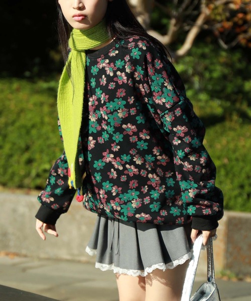 HOOK(フック)の「【HOOK】for girls 総花柄スウェット(スウェット・レディース・ブラック/チョコ/カーキ/ダークグレー/ベージュ・FREE)」の2枚目の写真