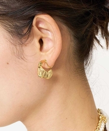 a.v.v（アーヴェヴェ）の「ニュアンスフリルイヤリング（イヤリング）」