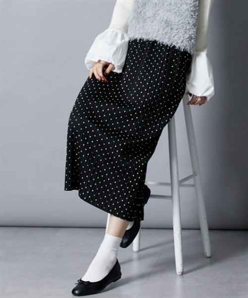 nissen（ニッセン）の「裏起毛素材総柄ナロースカート（スカート・レディース・アイボリー/ブラック/ブラック系その他・M/L）」の5枚目の写真