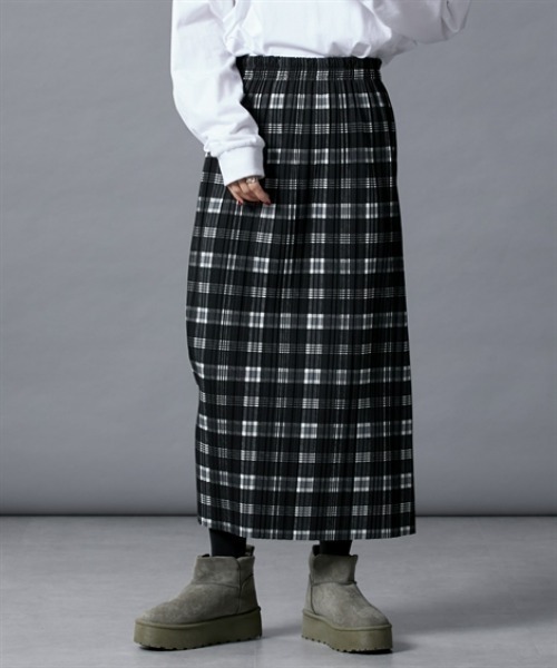 nissen（ニッセン）の「裏起毛素材総柄ナロースカート（スカート・レディース・アイボリー/ブラック/ブラック系その他・M/L）」の9枚目の写真