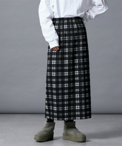 nissen（ニッセン）の「裏起毛素材総柄ナロースカート（スカート・レディース・アイボリー/ブラック/ブラック系その他・M/L）」の12枚目の写真