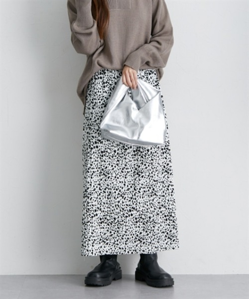 nissen（ニッセン）の「裏起毛素材総柄ナロースカート（スカート・レディース・アイボリー/ブラック/ブラック系その他・M/L）」の20枚目の写真