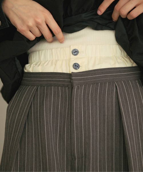 loin nuit(ロワンニュイ)の「double west button pants/ダブルウエストボタンパンツ(スラックス・レディース・ネイビー/グレー・FREE)」の7枚目の写真