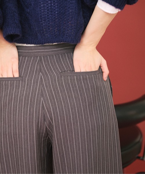 loin nuit(ロワンニュイ)の「double west button pants/ダブルウエストボタンパンツ(スラックス・レディース・ネイビー/グレー・FREE)」の11枚目の写真