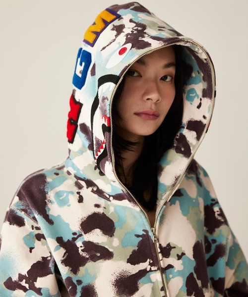 A BATHING APE(アベイシングエイプ)の「MAP CAMO SHARK FULL ZIP HOODIE(パーカー・レディース・マルチ/ピンク・MEDIUM/SMALL)」の7枚目の写真