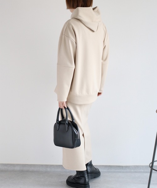 cepo（セポ）の「〈セットアイテム〉ダンボールフーディセットアップ（パーカー・レディース・オフホワイト/ブラック/ベージュ・M）」の8枚目の写真