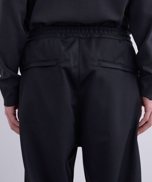 UNITED TOKYO(ユナイテッドトウキョウ)の「【セットアップ着用可能】POLARTEC POWER AIR PANTS(カーゴパンツ・メンズ・ブラック/ダークグレー・1/2)」の16枚目の写真