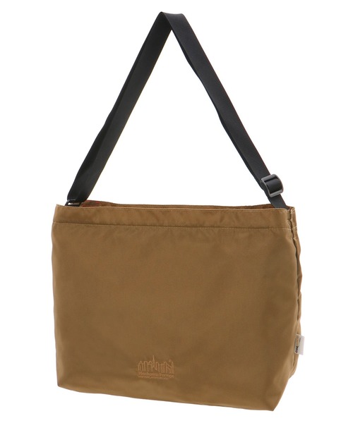 Manhattan Portage（マンハッタンポーテージ）の「Clearview Shoulder Bag Back Pocket 420D CORDURA ECO（ショルダーバッグ・メンズ・ブラック/ブラウン/カーキ・MEDIUM）」の3枚目の写真
