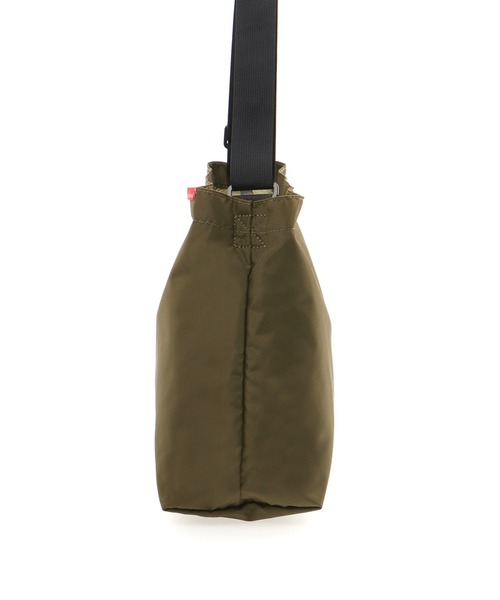 Manhattan Portage（マンハッタンポーテージ）の「Clearview Shoulder Bag Back Pocket 420D CORDURA ECO（ショルダーバッグ・メンズ・ブラック/ブラウン/カーキ・MEDIUM）」の5枚目の写真